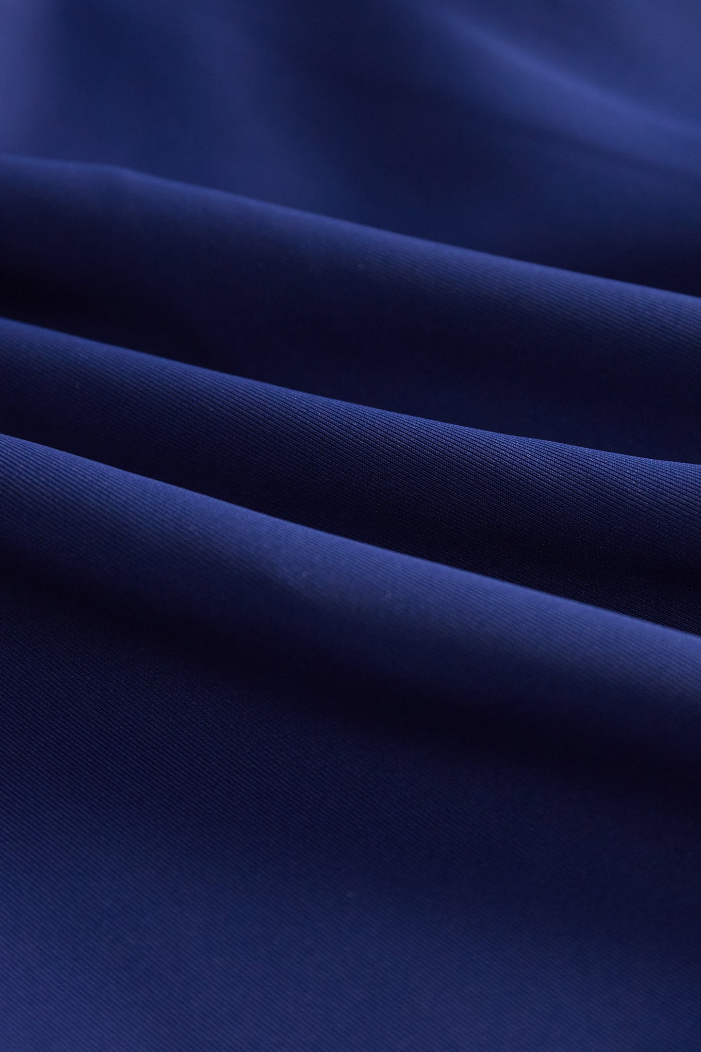 Chic Navy and White Color-Block Sheath Dress