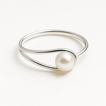 Singular Pearl Wavy Silver Ring