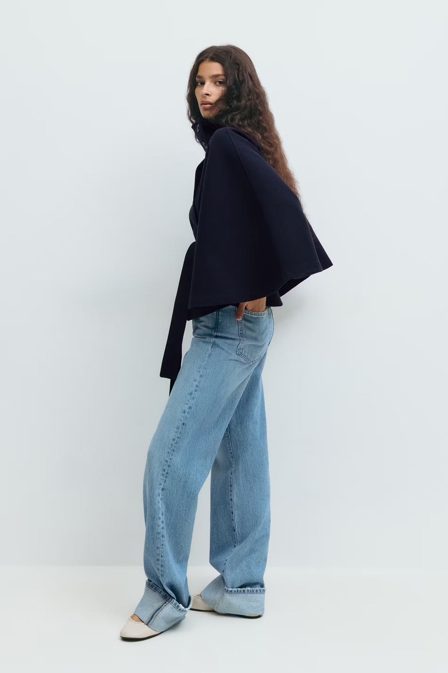 LOREZA CAPE | Manteau élégant pour femme avec ceinture & col montant