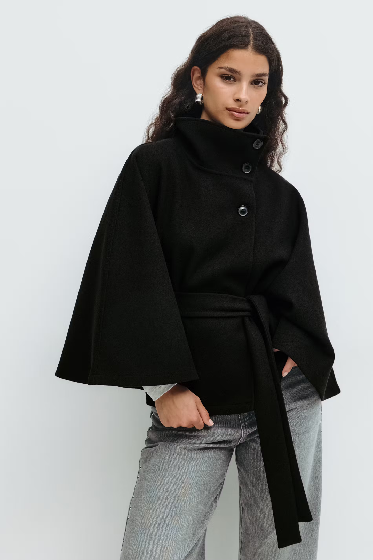 LOREZA CAPE | Manteau élégant pour femme avec ceinture & col montant