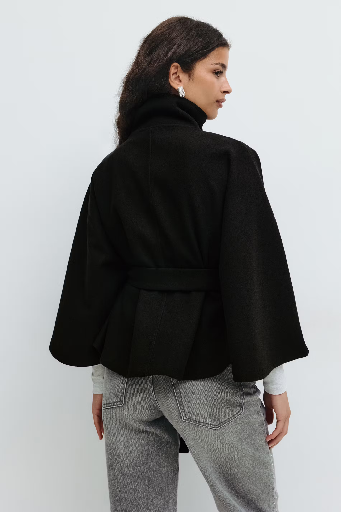 LOREZA CAPE | Manteau élégant pour femme avec ceinture & col montant