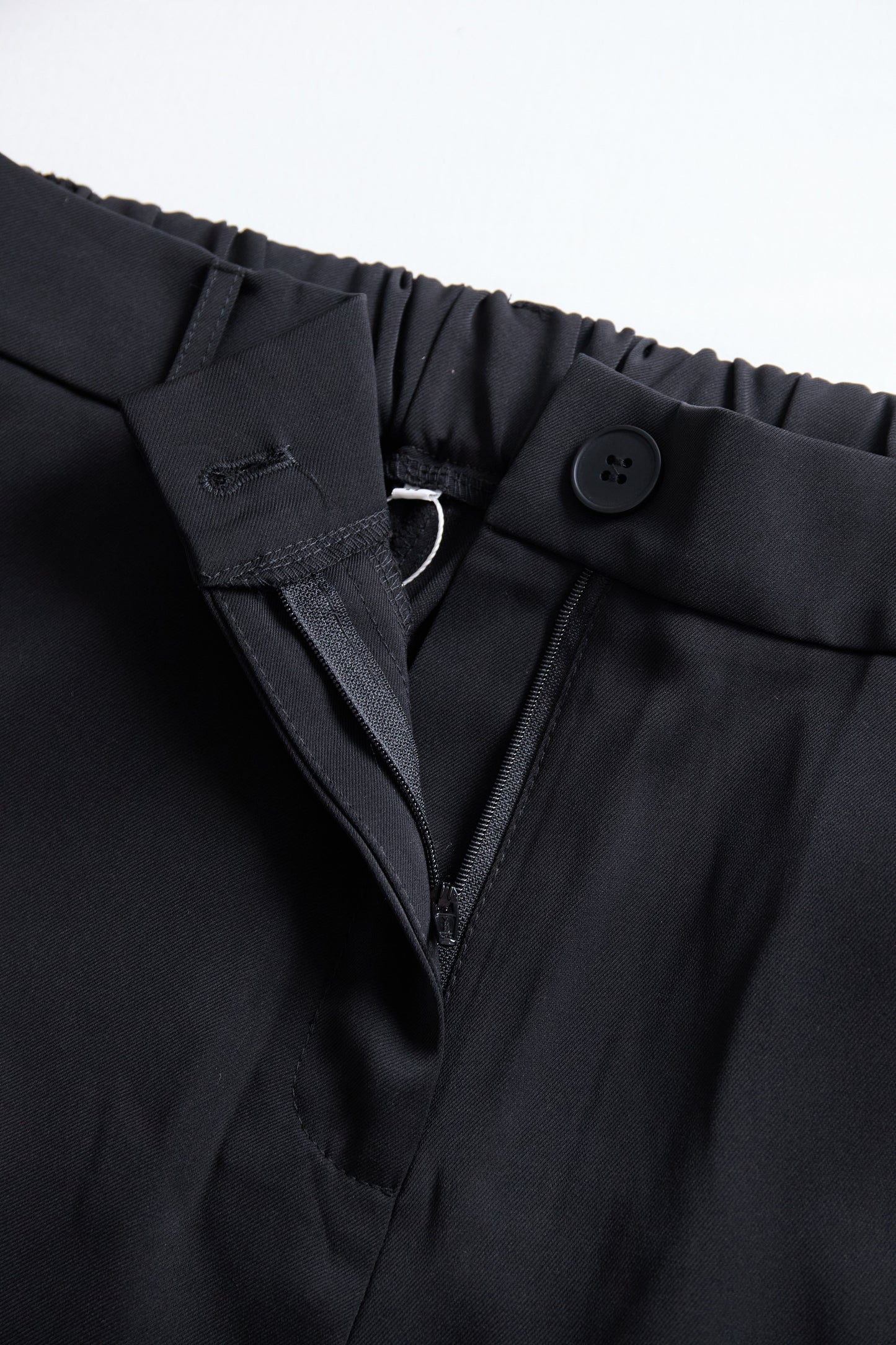 Classic High-Waisted Black Trousers with a Tailored Fit