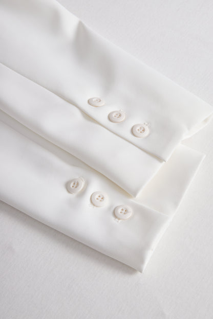 Elegant White Lace-Backed Blazer with Structured Silhouette