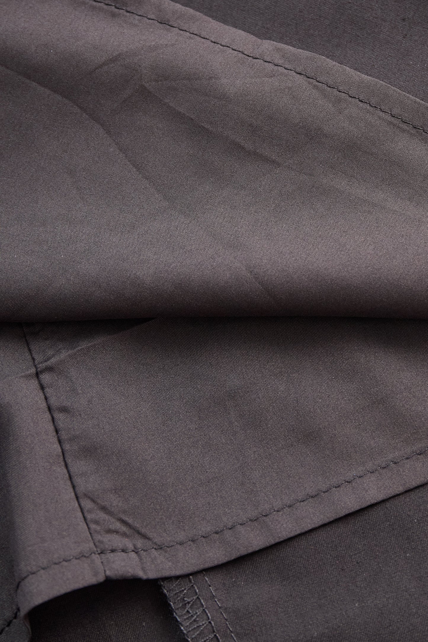 Stylish Sleeveless Halter Neck Blouse With Bold Contrast Trim