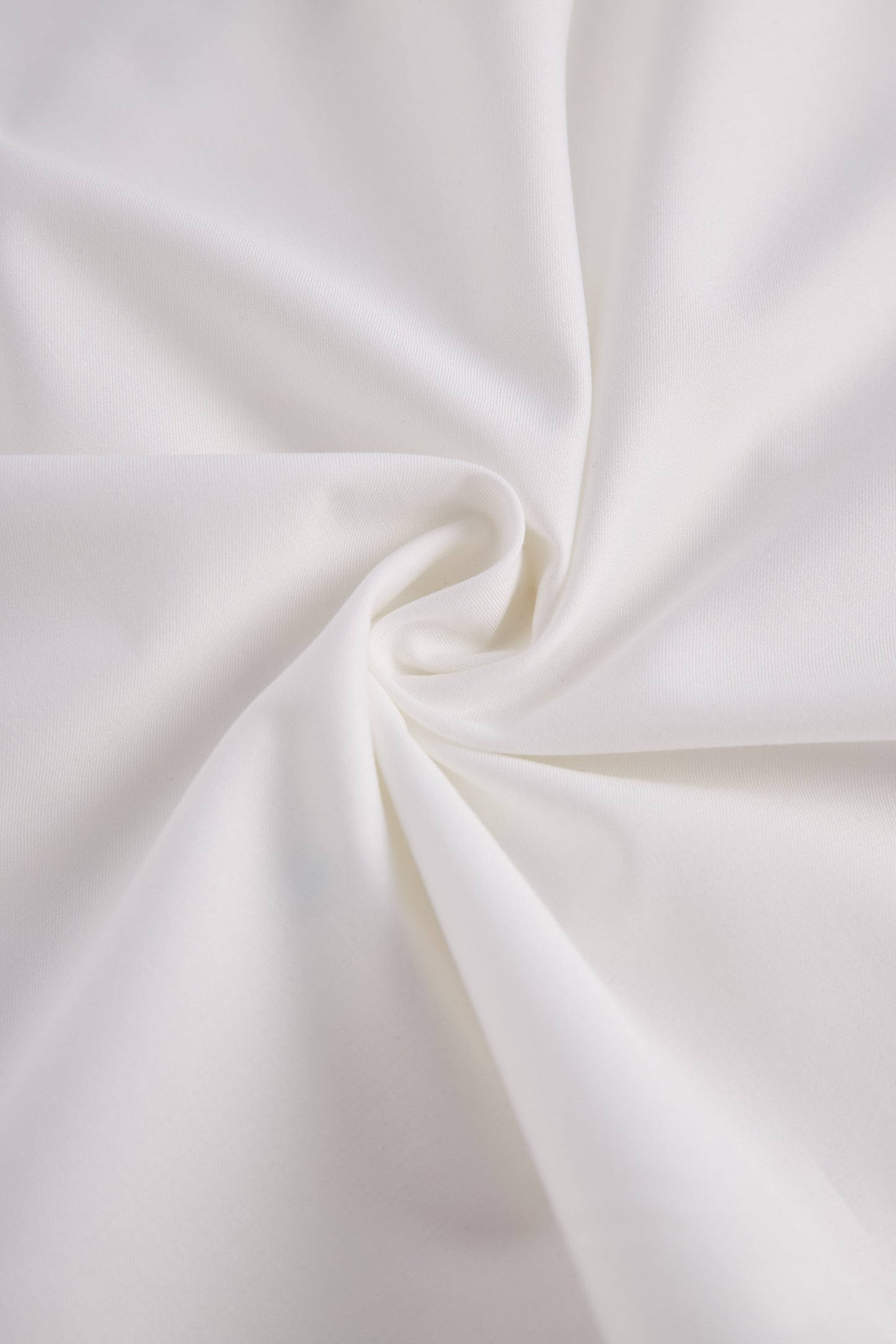 Stylish Sleeveless Halter Neck Blouse With Bold Contrast Trim