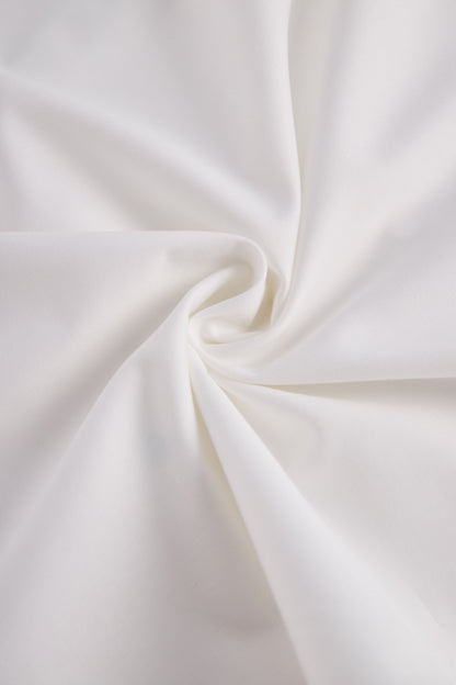 Stylish Sleeveless Halter Neck Blouse With Bold Contrast Trim