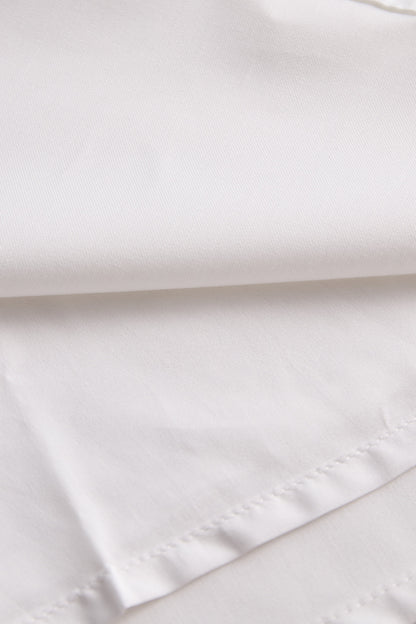 Stylish Sleeveless Halter Neck Blouse With Bold Contrast Trim