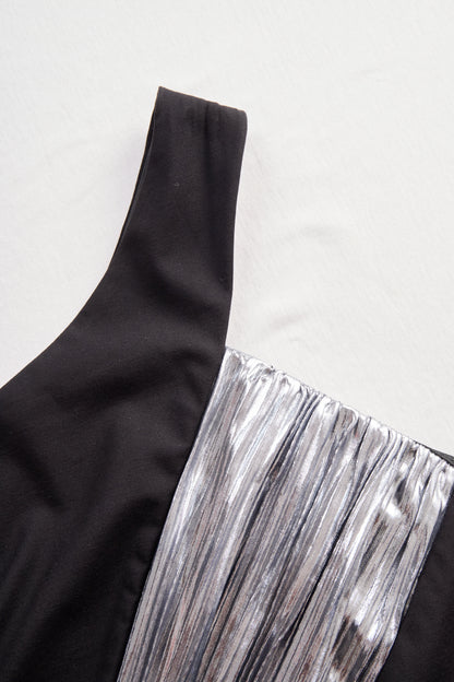 Stylish Plain One-Shoulder Gown with Metallic Pleated
